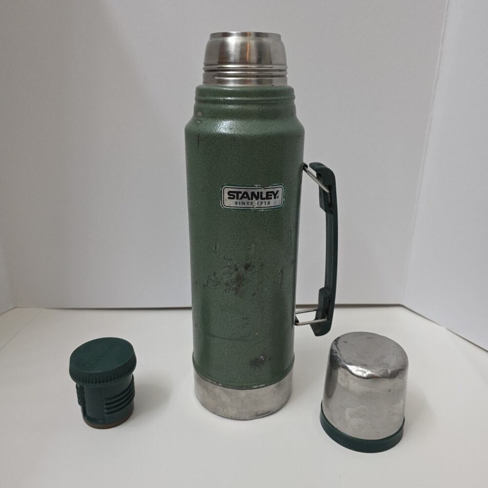 Stanley Classic 1 Quart Vacuum Bottle Thermos Green Vintage w/ Cup & Handle